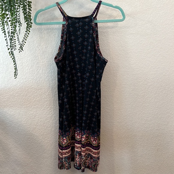 🌟5/$20 Boho Flowy Sleeveless High Neck Swing Dress Size Small Xhiliration - Picture 3 of 5